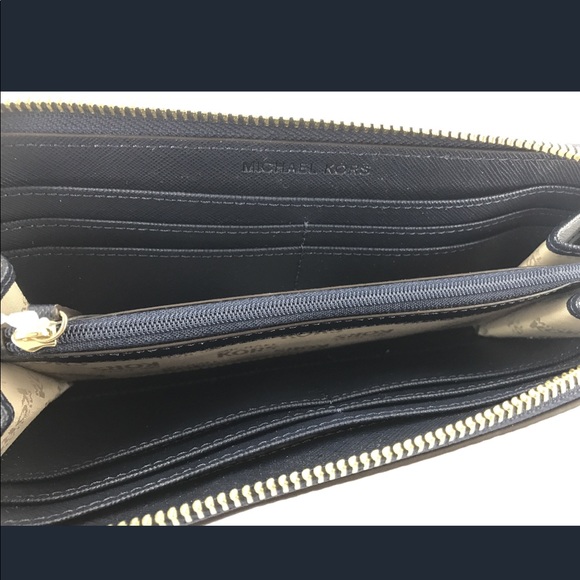 Gaby’sBags👜💕-NWT Michael Kors Zip Around Wallet - Picture 5 of 8